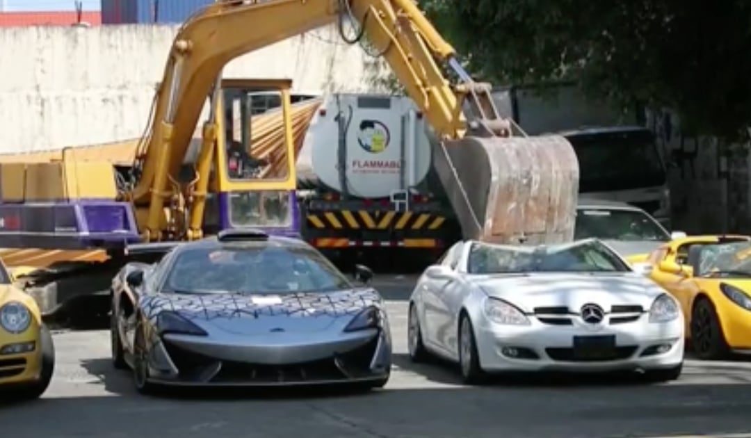 Achatarran un millón de euros en deportivos para luchar contra el contrabando de coches de alta gama