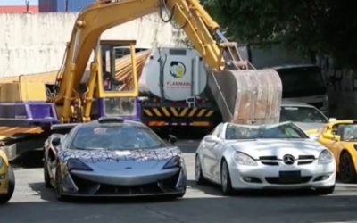 Achatarran un millón de euros en deportivos para luchar contra el contrabando de coches de alta gama