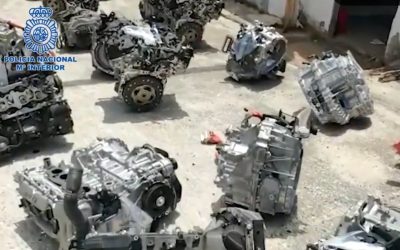 Encuentran en una nave más de 30 motores y miles de piezas de coches de lujo