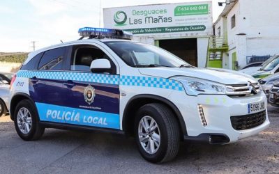 Desguaces ‘Las Mañas’ revive de forma desinteresada el coche de la Policía Local de Argamasilla de Calatrava
