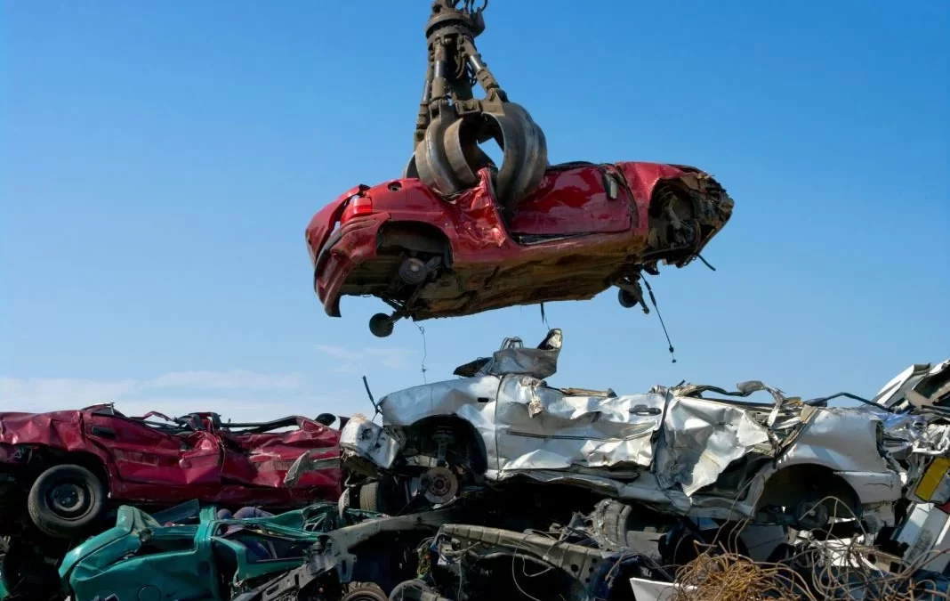 Así recicla un Centro Autorizado de Tratamiento tu viejo coche